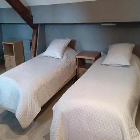 With Pool, Waimes, Cleaning Included Casa vacanze