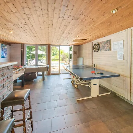With Pool, Waimes, Cleaning Included Casa vacanze Waimes