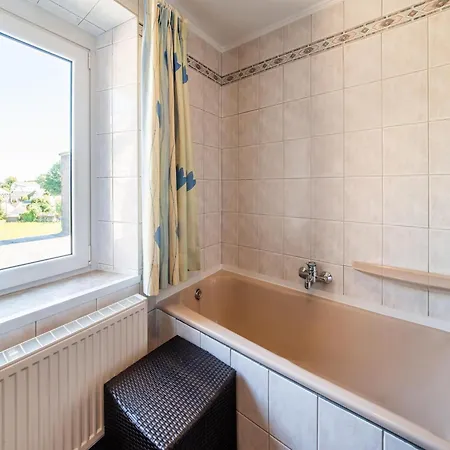 With Pool, Waimes, Cleaning Included * Waimes